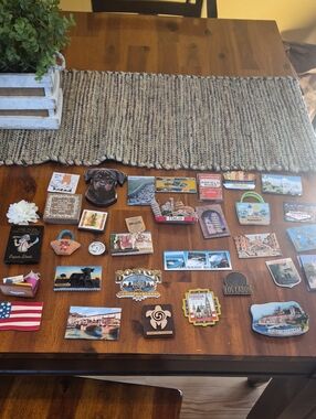 33 Piece Magnet Collection From Around The World